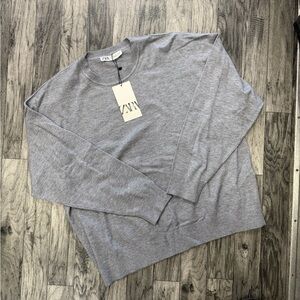 NWT Zara Crewneck Sweater in Light Gray size Large